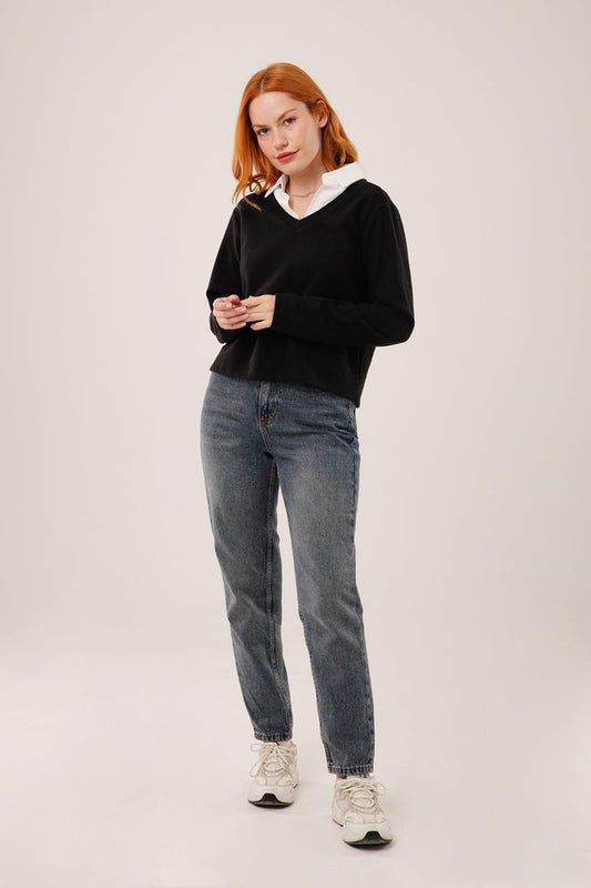 Bluză damă cu guler tip cămașă și decolteu în V